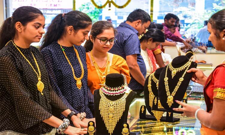 தங்கம், வெள்ளி, பிளாட்டினத்திற்கு இறக்குமதி வரி... ... வருமான வரி விதிப்பு முறையில் மாற்றம் - பட்ஜெட்டில் அறிவிப்பு