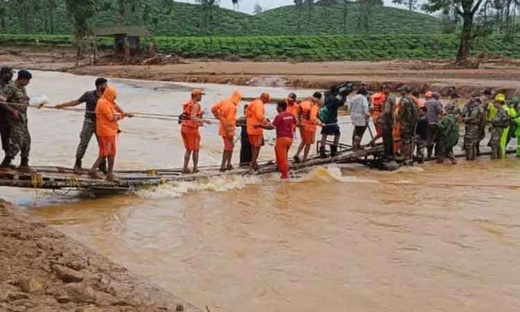 கனமழை காரணமாக, நீர்வரத்து அதிகரித்ததை தொடர்ந்து... ... வயநாடு நிலச்சரிவு: பலி எண்ணிக்கை 270 ஆக உயர்வு - 2வது நாளாக தொடரும் மீட்புப்பணி